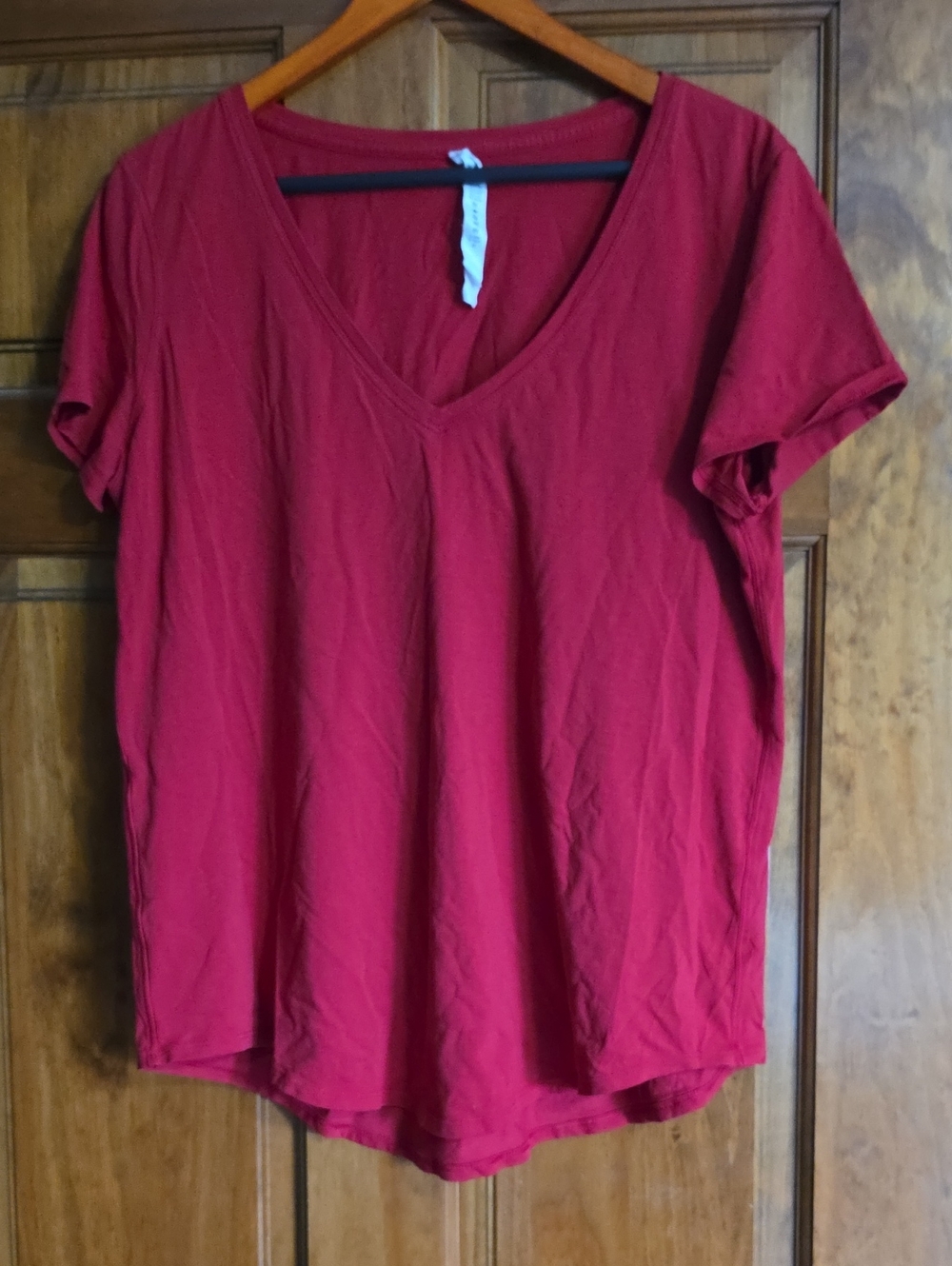 lululemon athletica Women's V-Neck Short Sleeve Tee - Red